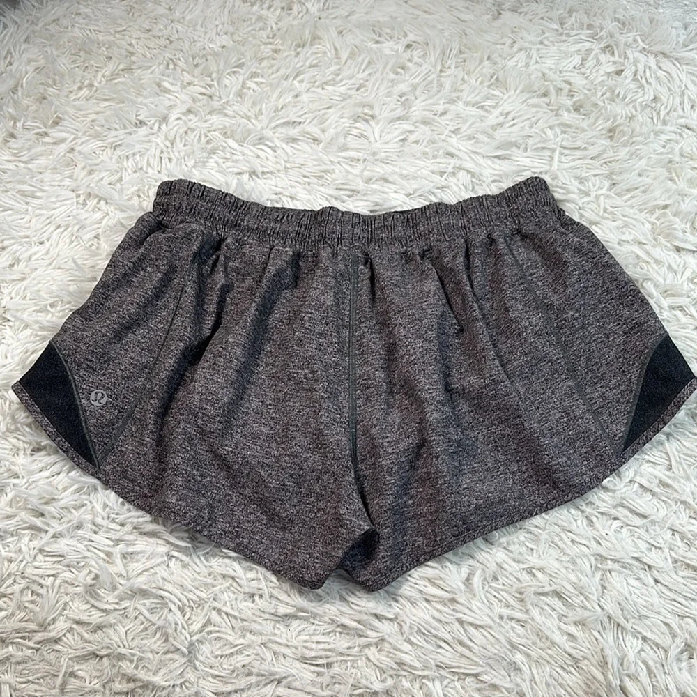 Lululemon Hotty Hot Short 2.5